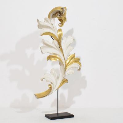 Italian 18 19th Century Hand Carved Giltwood Acanthus Leaf Curl Ornament