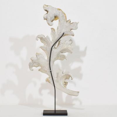 Italian 18 19th Century Hand Carved Giltwood Acanthus Leaf Curl Ornament