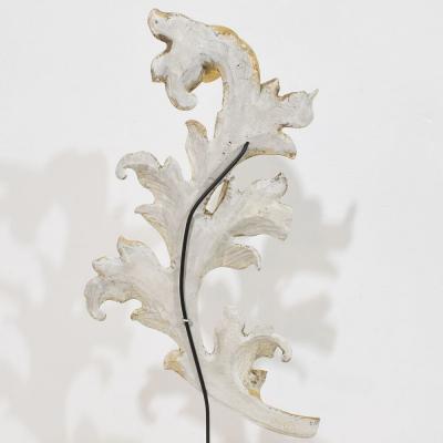Italian 18 19th Century Hand Carved Giltwood Acanthus Leaf Curl Ornament
