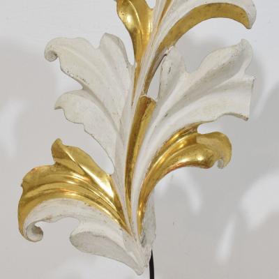 Italian 18 19th Century Hand Carved Giltwood Acanthus Leaf Curl Ornament 