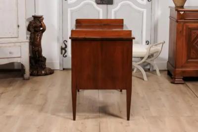 Italian 1820s Walnut and Mahogany Desk with Five Drawers Pull out and Banding
