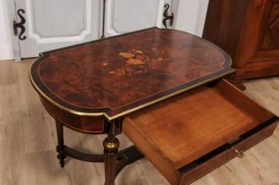 Italian 1890s Walnut Mahogany and Brass Side Table with Floral Marquetry D cor