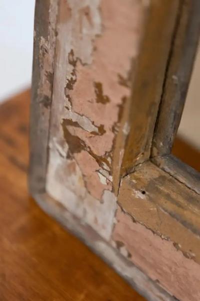 Italian 18th Century Giltwood Painting or Photo Frame with Rustic Character