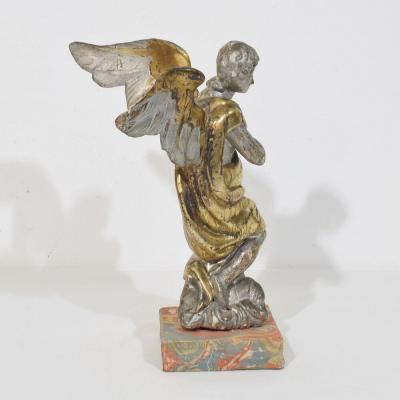 Italian 18th Century Hand Carved Baroque Winged Angel