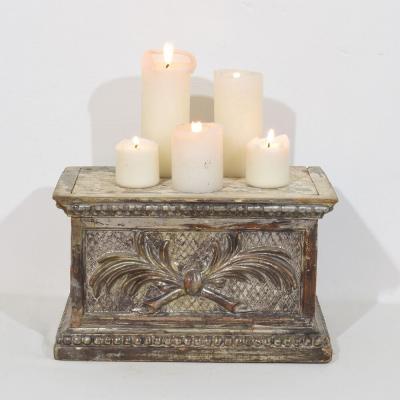 Italian 18th Century Neoclassical Silvered Carved Wooden Pedestal