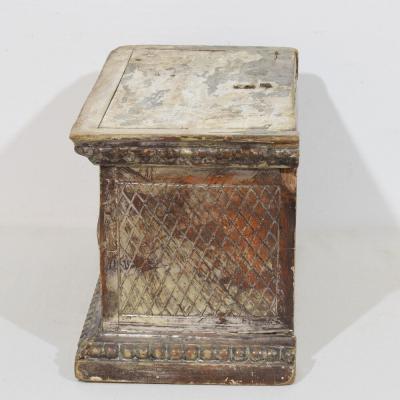 Italian 18th Century Neoclassical Silvered Carved Wooden Pedestal