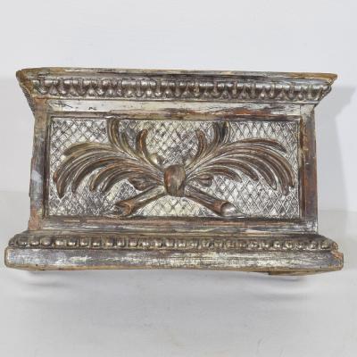 Italian 18th Century Neoclassical Silvered Carved Wooden Pedestal