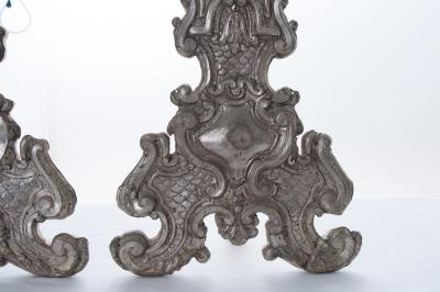 Italian 18th Century Pair of Relic Stands of Carved Wood Silver Plate