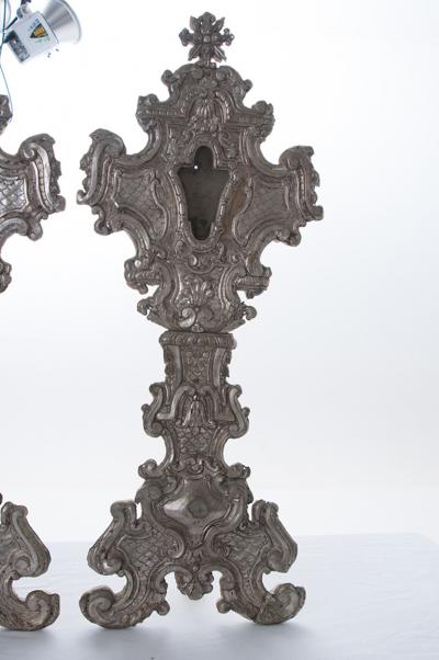Italian 18th Century Pair of Relic Stands of Carved Wood Silver Plate