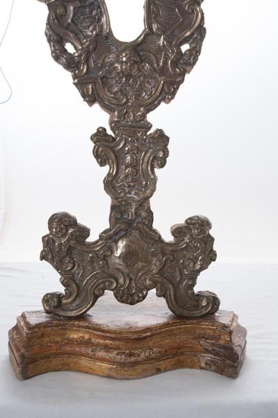Italian 18th Century Relic Stand of Carved Wood Silver Plate
