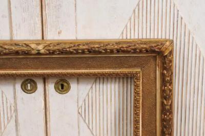 Italian 19th Century Giltwood Frame with Carved Foliage and Rais de C ur