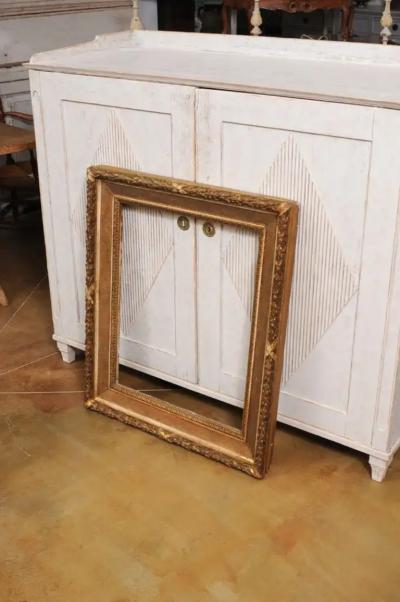 Italian 19th Century Giltwood Frame with Carved Foliage and Rais de C ur