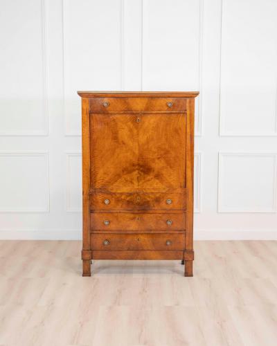 Italian 19th Century Walnut Secr taire Abattant with Fitted Interior