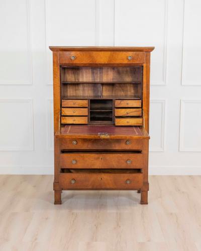 Italian 19th Century Walnut Secr taire Abattant with Fitted Interior