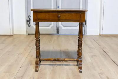 Italian 19th Century Walnut Side Table with Inlaid Banding and Turned Legs