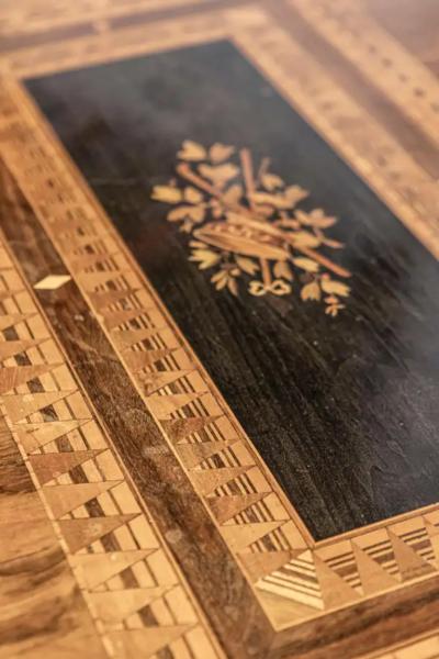 Italian 19th Century Walnut and Mahogany Center Table with Floral Marquetry