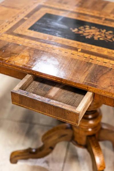 Italian 19th Century Walnut and Mahogany Center Table with Floral Marquetry