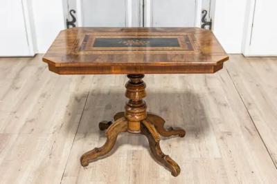Italian 19th Century Walnut and Mahogany Center Table with Floral Marquetry