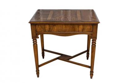Italian 19th Century Walnut and Mahogany Game Table with Checkerboard Top