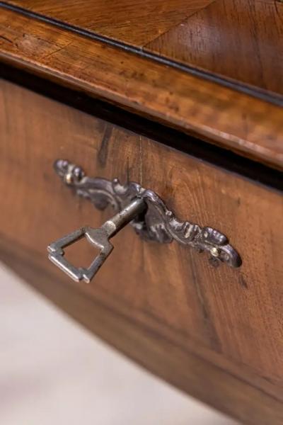 Italian 19th Century Walnut and Mahogany Game Table with Checkerboard Top