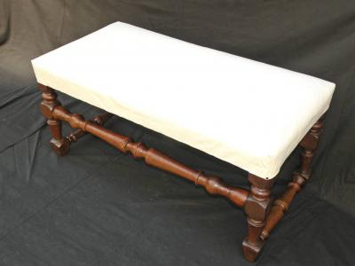 Italian Baroque 17th century walnut Bench