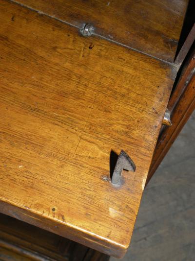 Italian Baroque Inlaid Early 18th Century Walnut and Fruit Wood Desk Commode