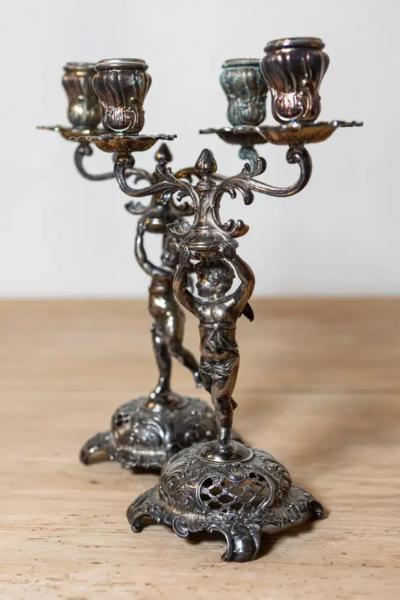 Italian Baroque Period Walnut and Ash 1690s Refectory Table with Turned Legs