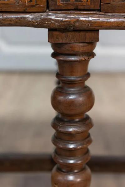 Italian Baroque Period Walnut and Ash 1690s Refectory Table with Turned Legs