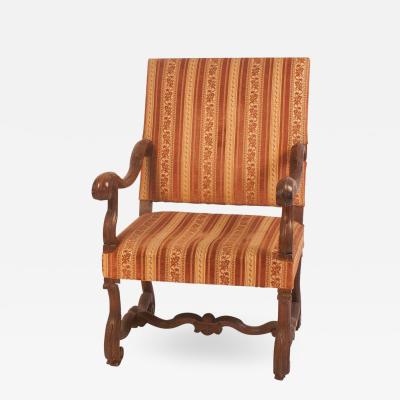 Italian Baroque Walnut Armchair Circa 18th Century