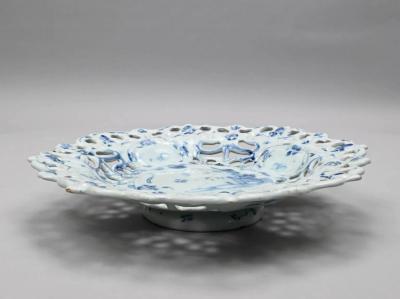 Italian Blue and White Maiolica Tazza Savona circa 1690