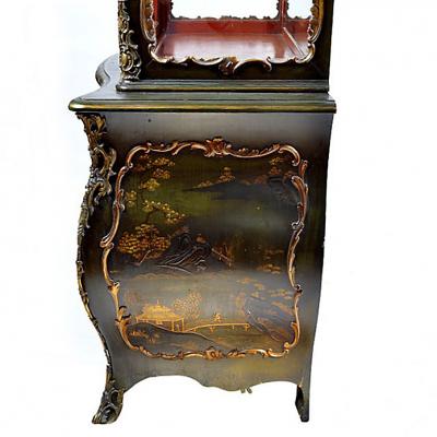 Italian Bomb Louis XV Style Gilt Bronze Mounted Japanned Vitrine