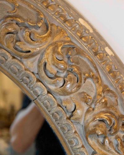 Italian Carved Giltwood Round Mirror 19th Century