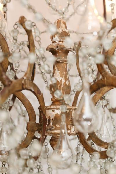 Italian Chandelier in Wood Gilt Iron and Glass