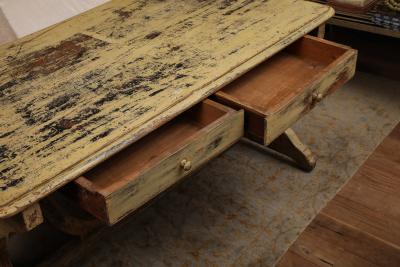 Italian Desk