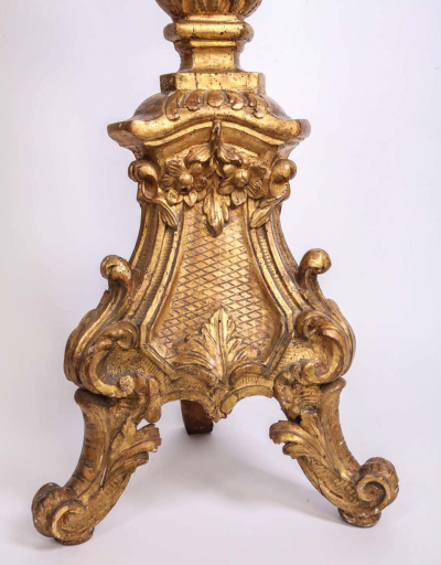Italian Early 18th Century Giltwood Torchiere or Floor Lamp 1720