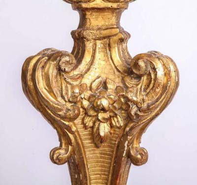 Italian Early 18th Century Giltwood Torchiere or Floor Lamp 1720