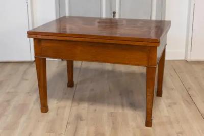 Italian Early 19th Century Walnut Folding Table with Tapered Legs