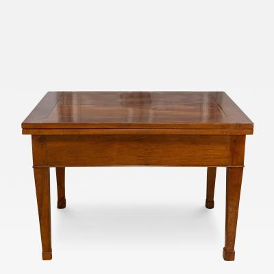 Italian Early 19th Century Walnut Folding Table with Tapered Legs