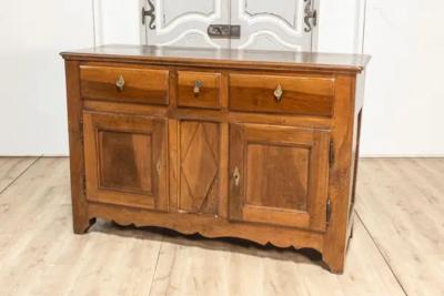 Italian Early 19th Century Walnut Three Drawers over Two Doors Buffet