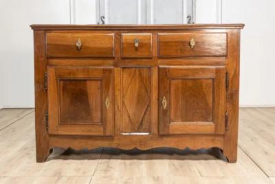 Italian Early 19th Century Walnut Three Drawers over Two Doors Buffet