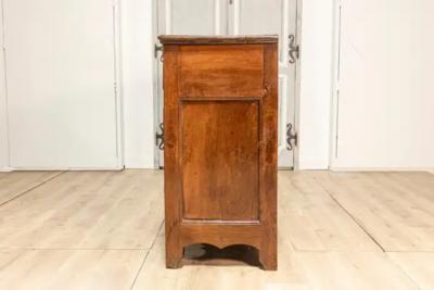 Italian Early 19th Century Walnut Three Drawers over Two Doors Buffet