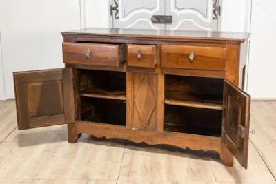 Italian Early 19th Century Walnut Three Drawers over Two Doors Buffet