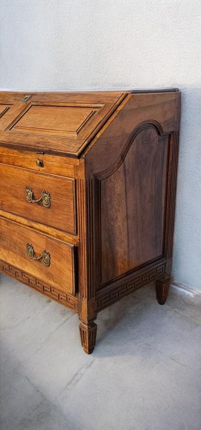 Italian Flap Sideboard in solid walnut Louis XVI period Parma 1760