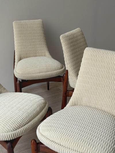 Italian Mid Century Dining Chairs A Set of 4