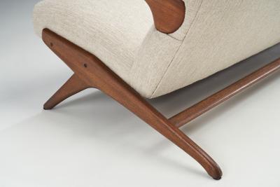 Italian Mid Century Sofa with Sculptrual Legs Italy 1950s