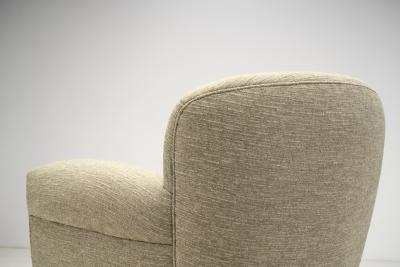 Italian Modern Upholstered Armchairs with Tapered Feet Italy ca 1950s