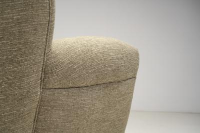 Italian Modern Upholstered Armchairs with Tapered Feet Italy ca 1950s