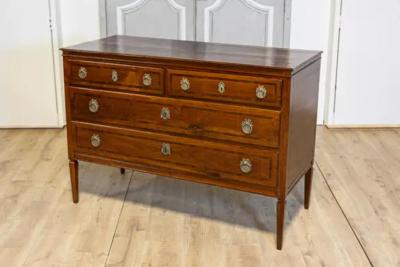 Italian Neoclassical Period 1790s Walnut and Mahogany Commode with Cross Banding