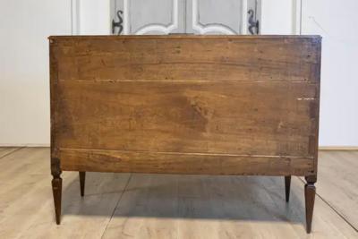 Italian Neoclassical Period 1790s Walnut and Mahogany Commode with Cross Banding