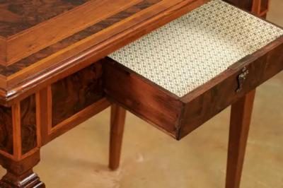 Italian Neoclassical Period 18th Century Console Table with Marquetry D cor